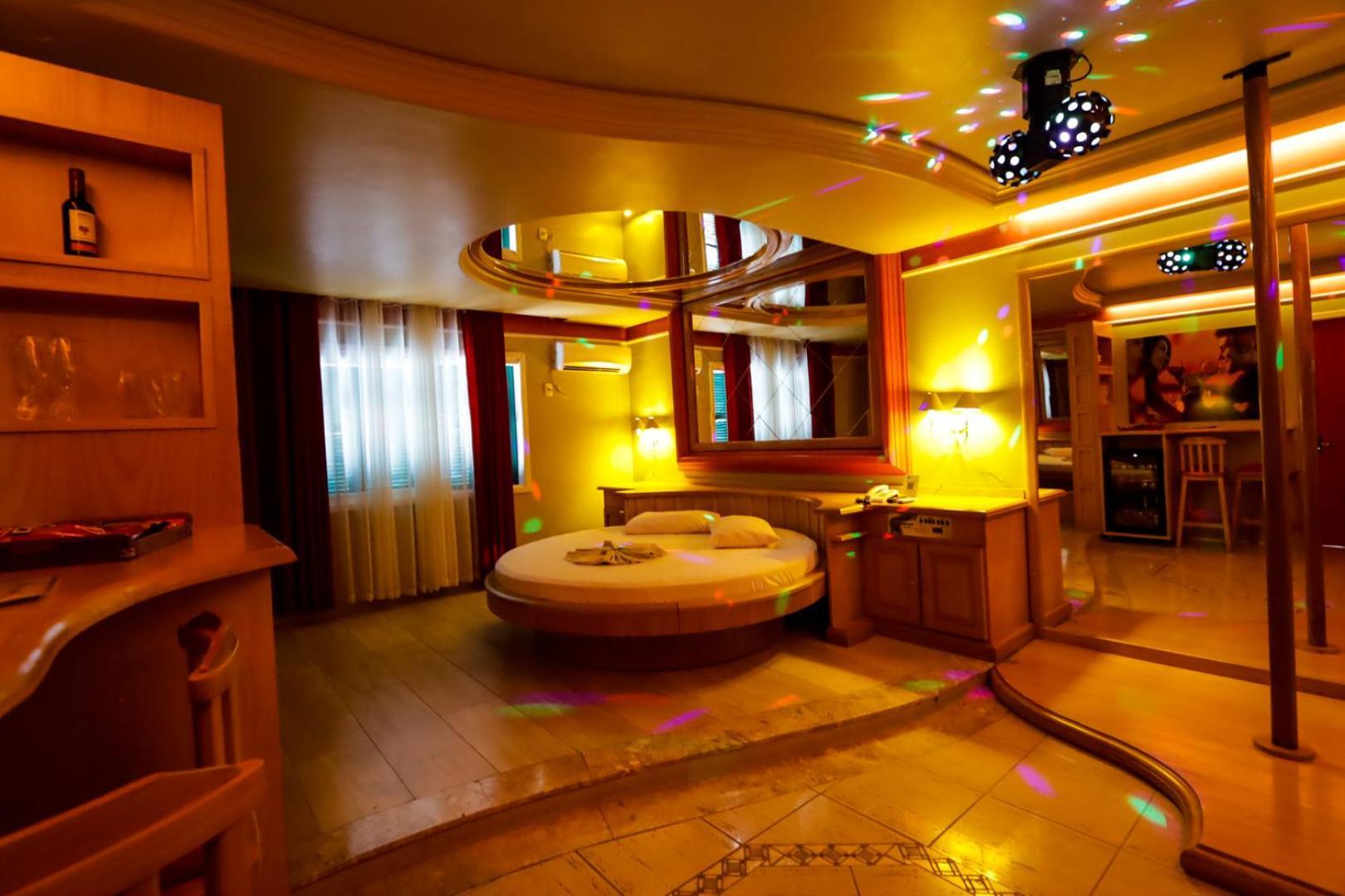 Motel Avenida (Adults Only) Gramado Buitenkant foto